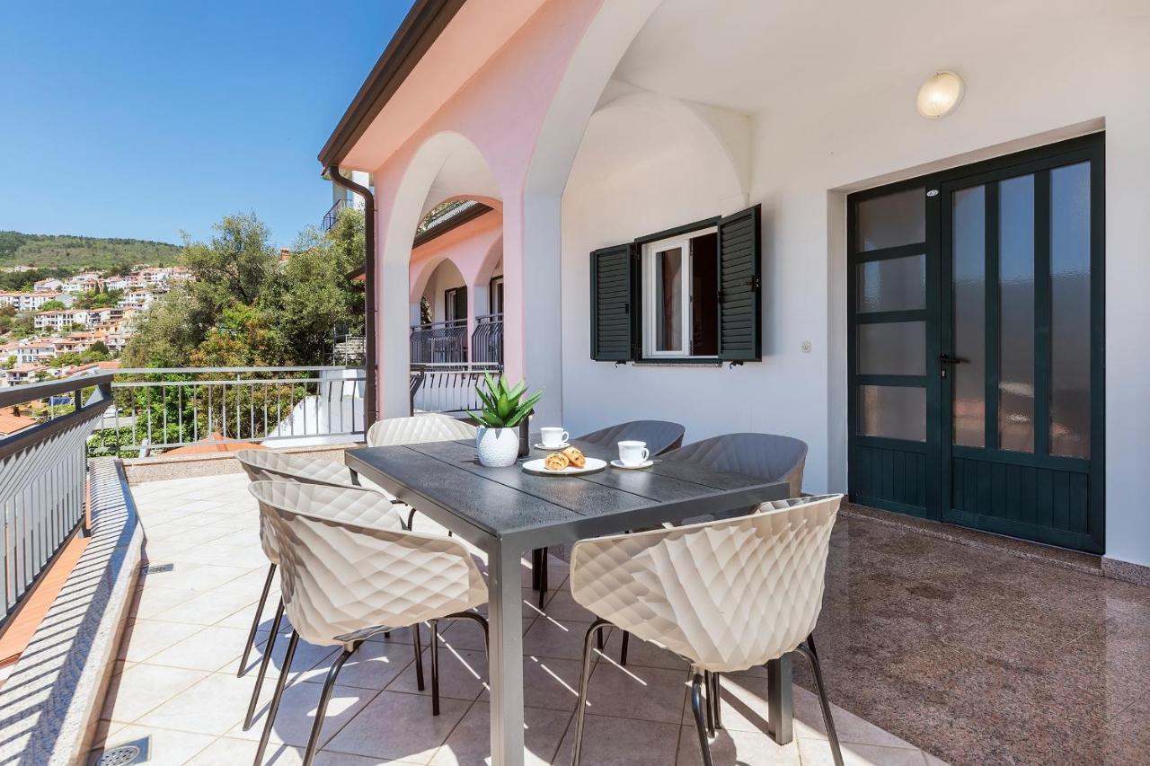 Apartments With A Parking Space Rabac, Labin - 9652 Exterior foto